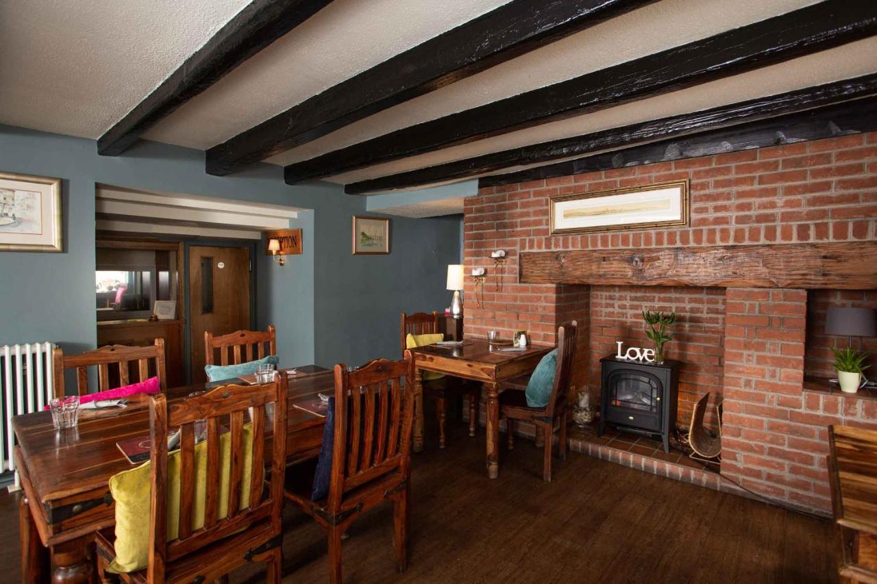 Queens Head Hotel Berwick Upon Tweed Extérieur photo